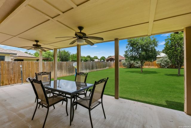 104 E 16TH ST, Hondo, TX 78861
