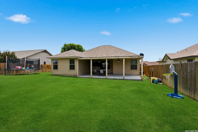 104 E 16TH ST, Hondo, TX 78861