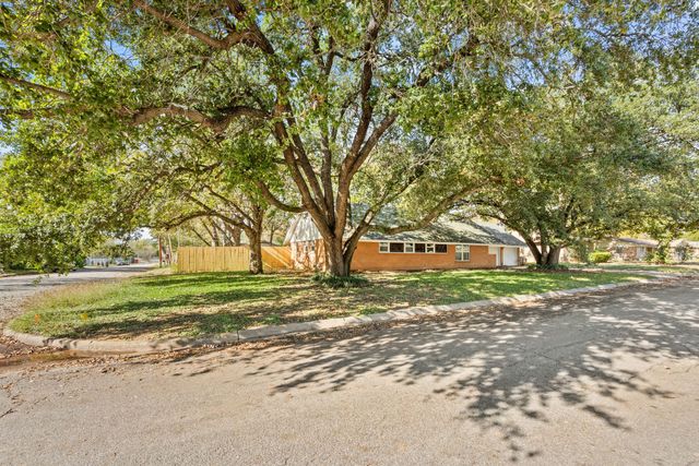 4209 Ashmore Drive, North Richland Hills, TX 76180