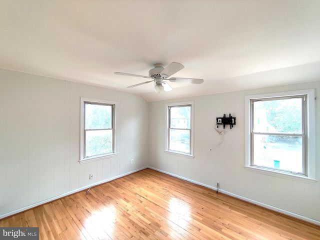 5942 WILLIAMSBURG RD, Alexandria, VA 22303