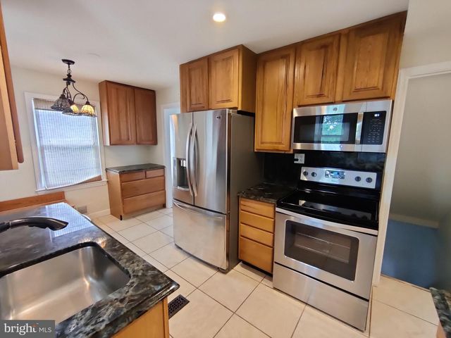 5942 WILLIAMSBURG RD, Alexandria, VA 22303