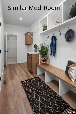 4711 Willow Circle, Davenport, IA 52806