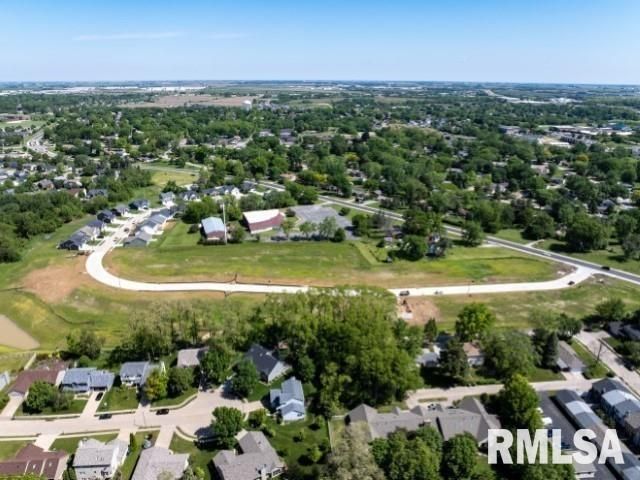 4711 Willow Circle, Davenport, IA 52806