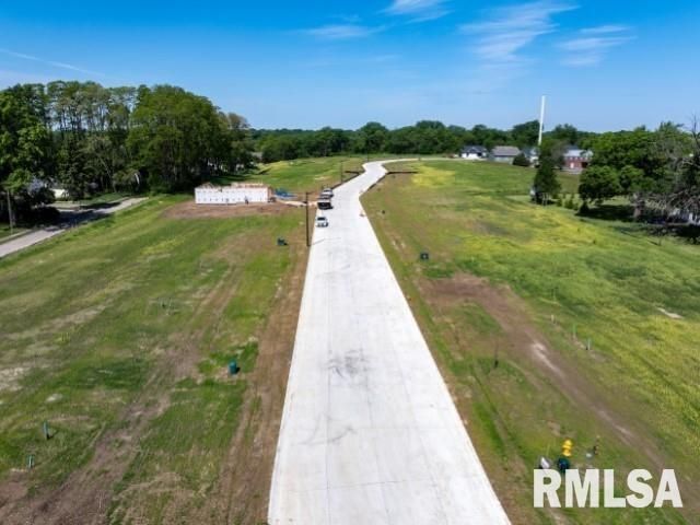 4711 Willow Circle, Davenport, IA 52806