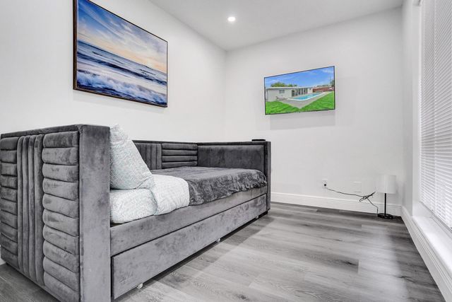 2114 N 42nd Avenue, Hollywood, FL 33021