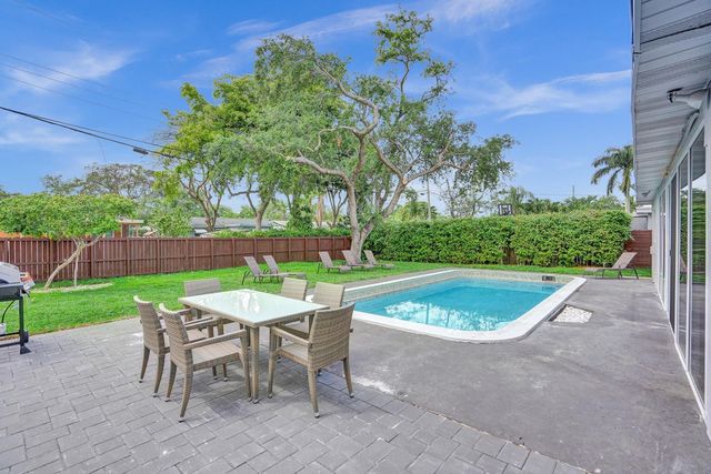 2114 N 42nd Avenue, Hollywood, FL 33021