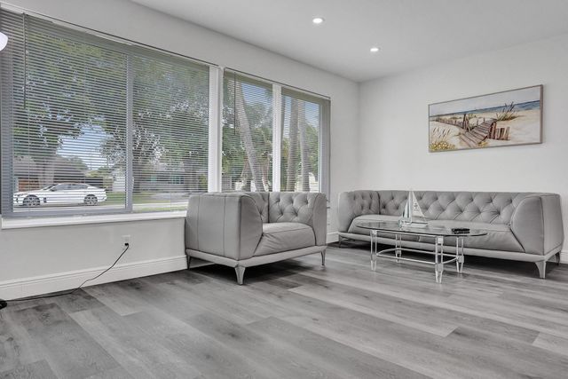 2114 N 42nd Avenue, Hollywood, FL 33021