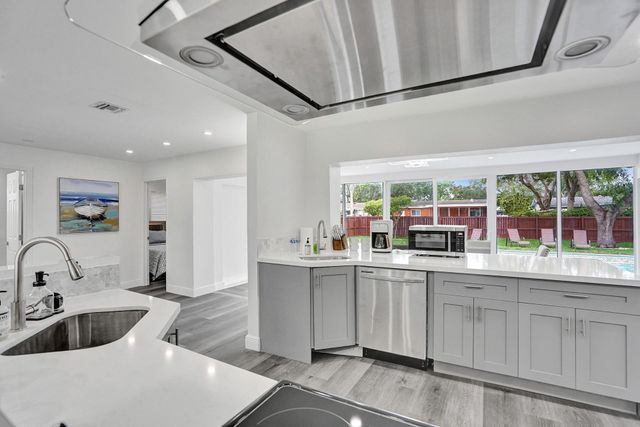 2114 N 42nd Avenue, Hollywood, FL 33021