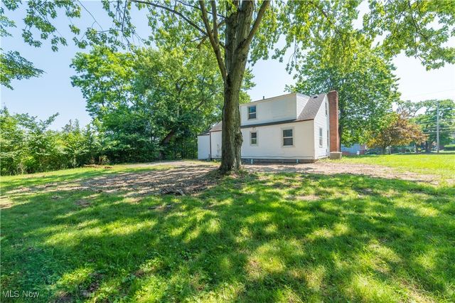 11432 Pearl Road, Strongsville, OH 44136