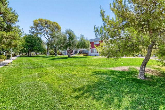 532 Greenbriar Townhouse Way, Las Vegas, NV 89121