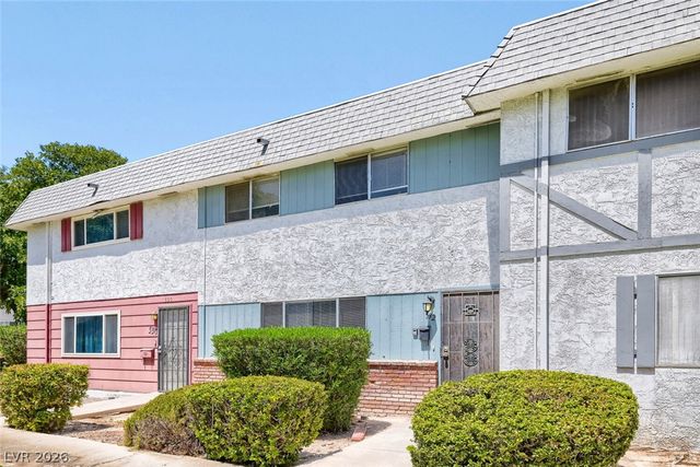 532 Greenbriar Townhouse Way, Las Vegas, NV 89121