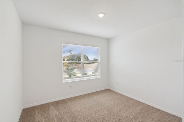 144 FLAG LILLY LANE, Umatilla, FL 32784