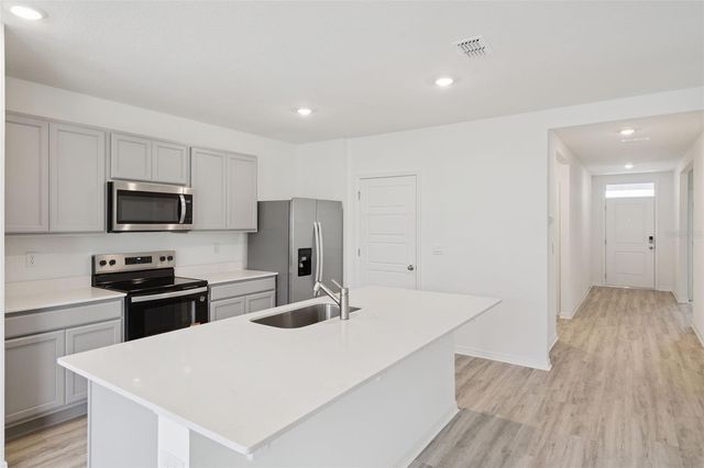 144 FLAG LILLY LANE, Umatilla, FL 32784