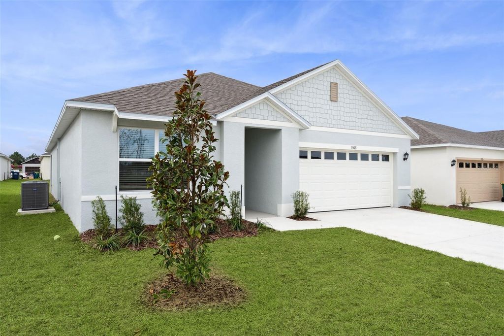 144 FLAG LILLY LANE, Umatilla, FL 32784