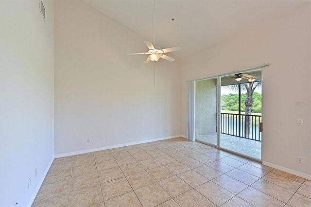 1011 FAIRWAYCOVE LANE 202, Bradenton, FL 34212