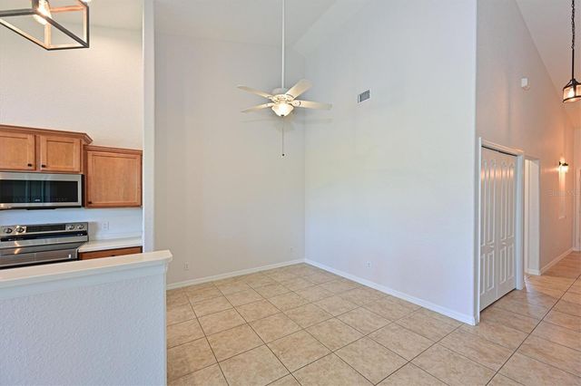 1011 FAIRWAYCOVE LANE 202, Bradenton, FL 34212