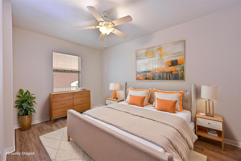 Image 24 of property listing at 1011 FAIRWAYCOVE LANE 202, Bradenton, FL 34212