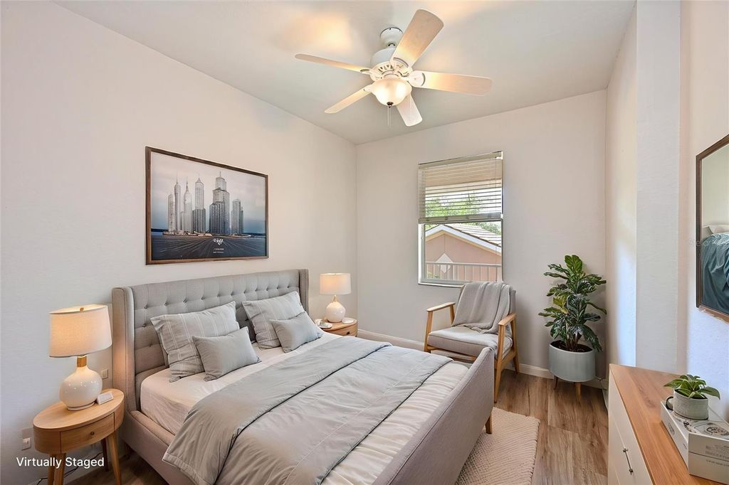 Image 28 of property listing at 1011 FAIRWAYCOVE LANE 202, Bradenton, FL 34212