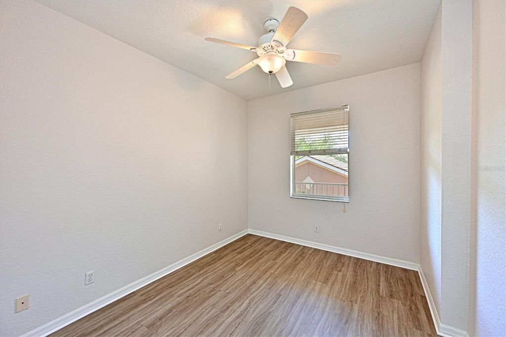 Image 29 of property listing at 1011 FAIRWAYCOVE LANE 202, Bradenton, FL 34212