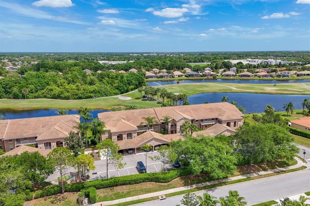 Image 35 of property listing at 1011 FAIRWAYCOVE LANE 202, Bradenton, FL 34212