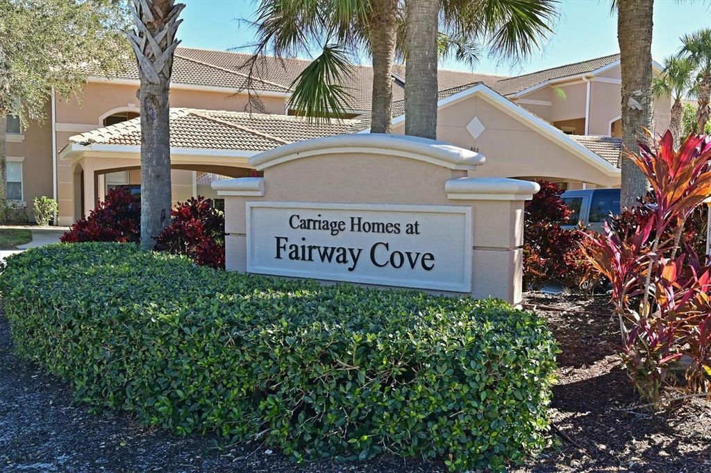 Image 45 of property listing at 1011 FAIRWAYCOVE LANE 202, Bradenton, FL 34212