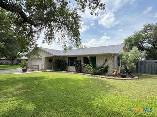 103 Northwood Drive, Cuero, TX 77954