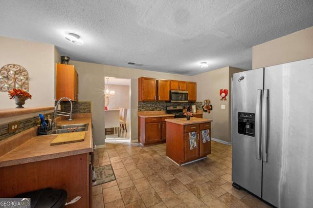 112 Bellington Drive, Mcdonough, GA 30253