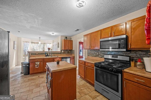 112 Bellington Drive, Mcdonough, GA 30253