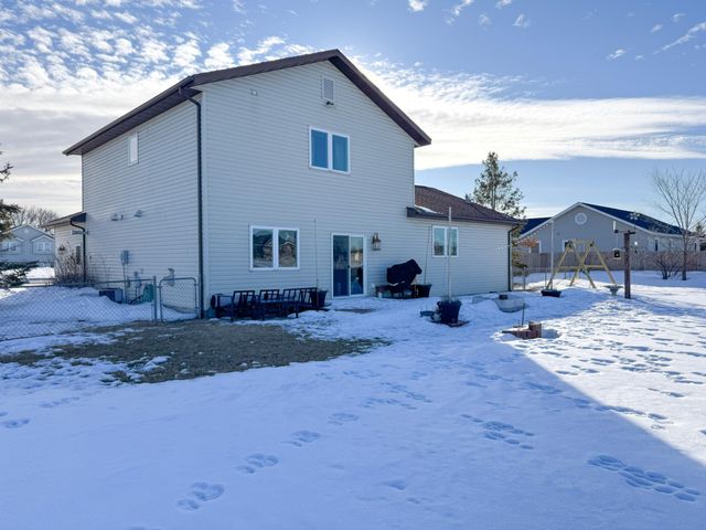 1124 Garnet Boulevard, Detroit Lakes, MN 56501