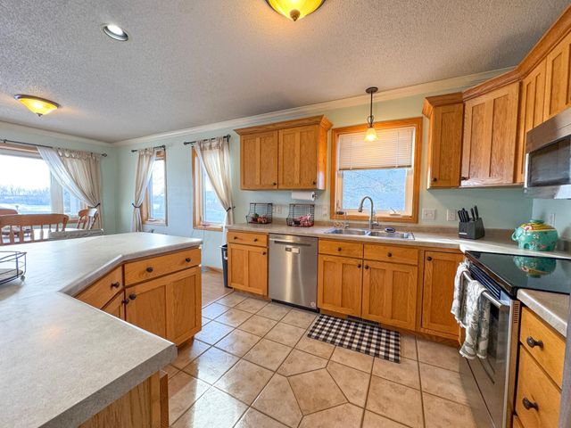 1124 Garnet Boulevard, Detroit Lakes, MN 56501