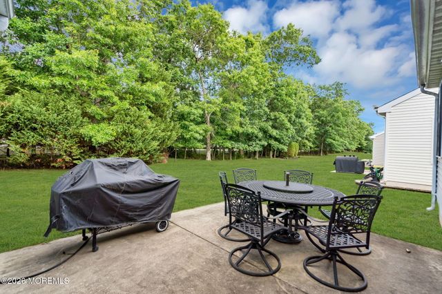 45 Cypress Point Lane, Jackson, NJ 08527