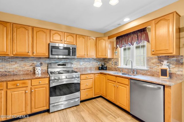 45 Cypress Point Lane, Jackson, NJ 08527