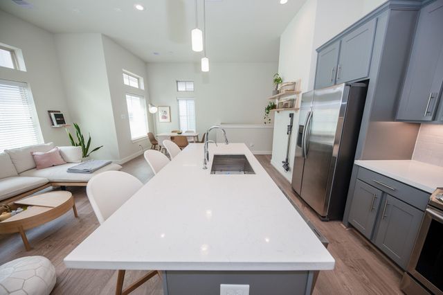 5209 Allen Street C, Houston, TX 77007