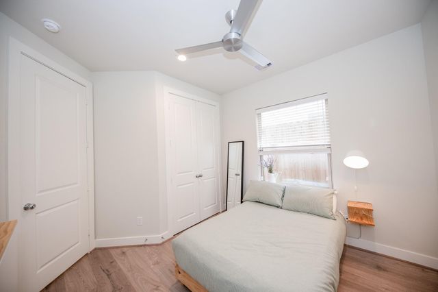 5209 Allen Street C, Houston, TX 77007