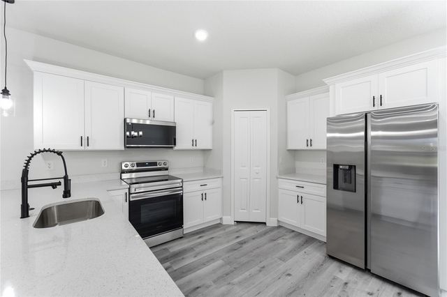 10708 N CALDERA AVENUE, Dunnellon, FL 34433