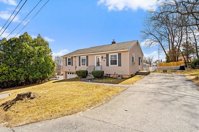 18 Mount Carmel St, Fitchburg, MA 01420