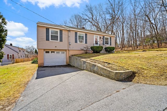 18 Mount Carmel St, Fitchburg, MA 01420