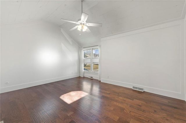 4070 SW Lido Drive, Lee's Summit, MO 64082