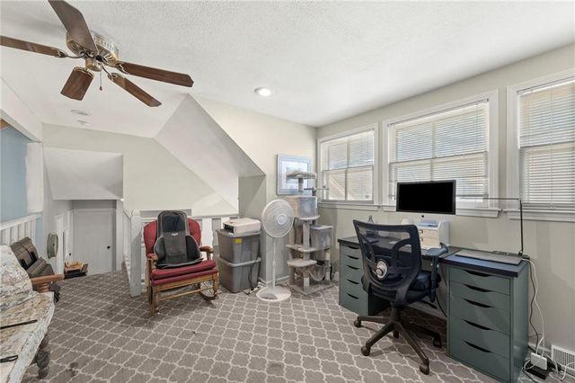 4070 SW Lido Drive, Lee's Summit, MO 64082