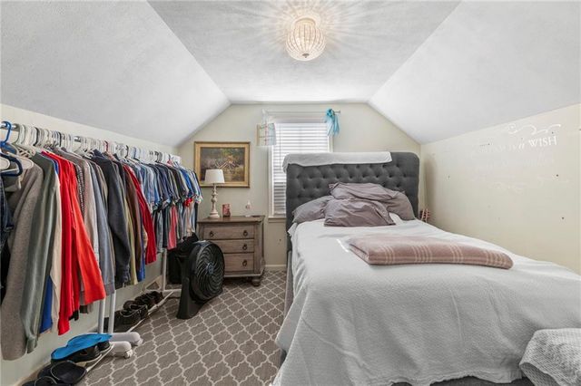 4070 SW Lido Drive, Lee's Summit, MO 64082