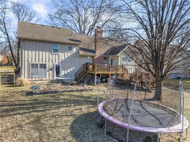 4070 SW Lido Drive, Lee's Summit, MO 64082