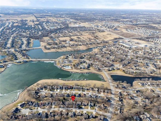 4070 SW Lido Drive, Lee's Summit, MO 64082