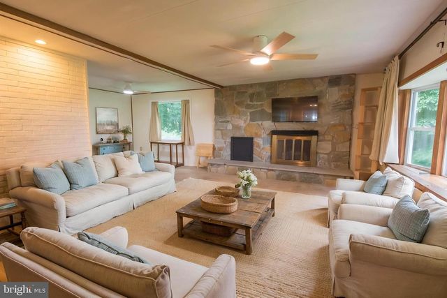 330 BRICK RD, Oxford, PA 19363