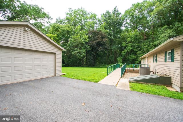 330 BRICK RD, Oxford, PA 19363