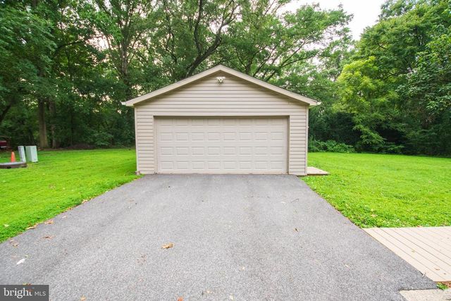 330 BRICK RD, Oxford, PA 19363