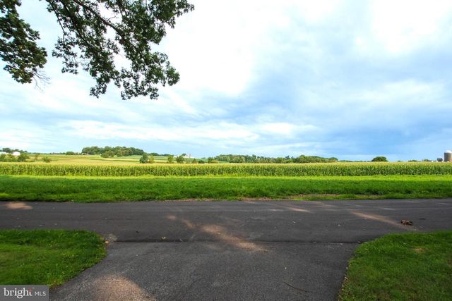 330 BRICK RD, Oxford, PA 19363
