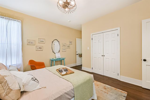 3927 Bernardo De Galvez Avenue, Galveston, TX 77550