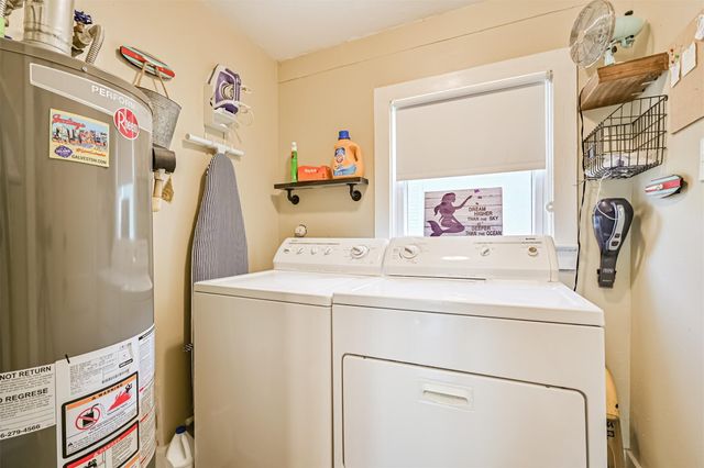 3927 Bernardo De Galvez Avenue, Galveston, TX 77550