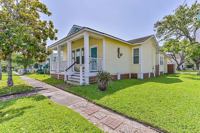 3927 Bernardo De Galvez Avenue, Galveston, TX 77550