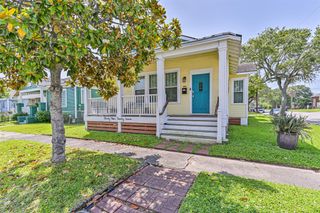 3927 Bernardo De Galvez Avenue, Galveston, TX 77550